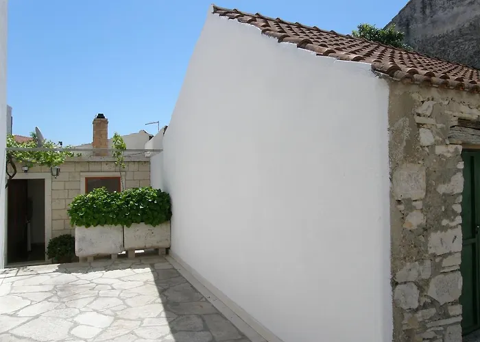 Apartment Ante