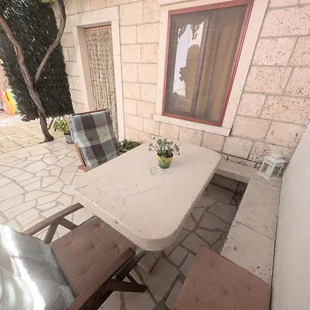 Ante Appartement Lumbarda
