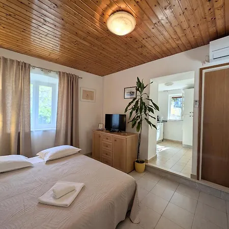 Ante Appartement Lumbarda